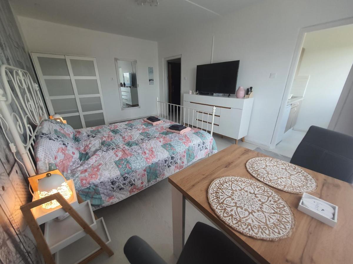 Hegyalja Apartman ミシュコルツ エクステリア 写真